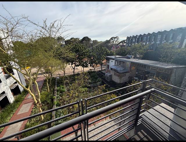 250M² BUILDING TO LET IN FORESHORE